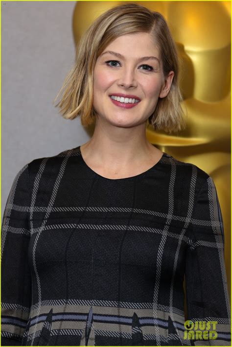 Rosamund Pike Talks Rehearsing Sex Scenes With Neil Patrick Harris For