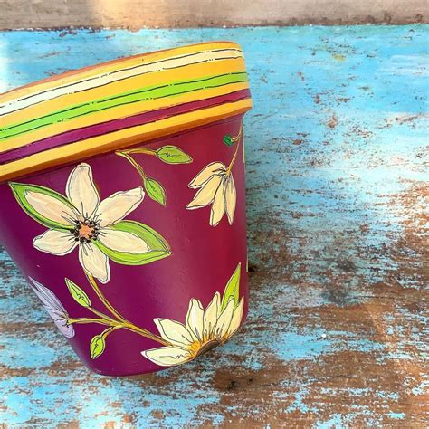 30 Gorgeous Painted Flower Pots To Make Your Home Vibrant