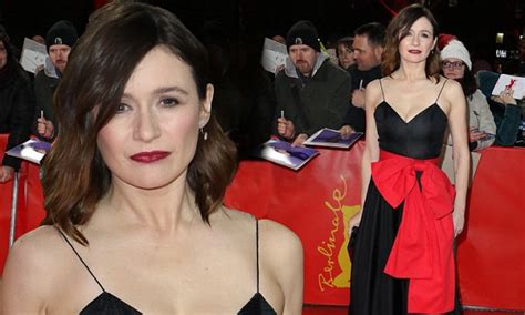 Emily Mortimer Dazzles At The Bookshop Premiere Daily Mail Online