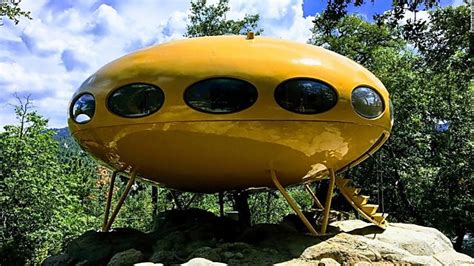 This Flying Saucer Is One Mans Vacation Home Flying Saucer Vacation