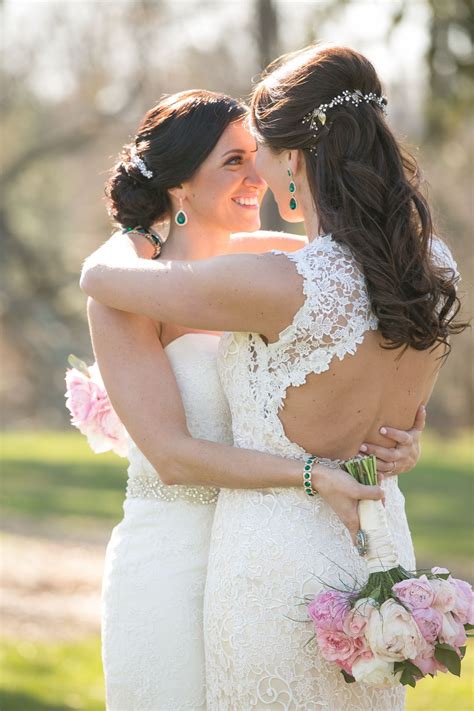 👰🧡👰 Lesbian Love Lesbianweddingideas 🌹 Engagement Photography Wedding Photo Ideas 🌹