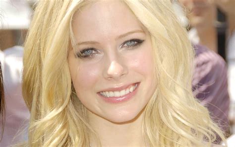 Avril Lavigne Avril Lavigne Wallpaper 37077033 Fanpop