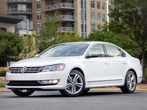 Volkswagen passat, седан 2012 года выпуска, пробег 153 999 км., модификация 1.8i amt (152 л.с.), бензин, автомат робот, передний, черный, птс оригинал. VOLKSWAGEN Passat US specs & photos - 2012, 2013, 2014 ...