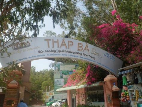 Бассейн с теплой водой Picture Of Thap Ba Hot Springs Nha Trang