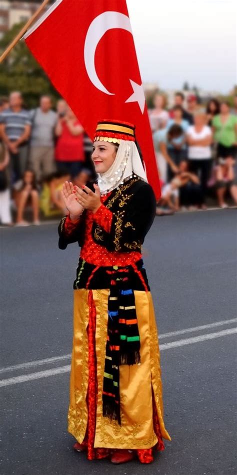 turkish girl in traditional costume 역사 터키