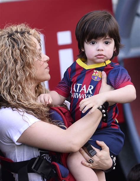 Shakira Y Gerard Piqué Presumen A Sus Hijos Milan Y Sasha Shakira