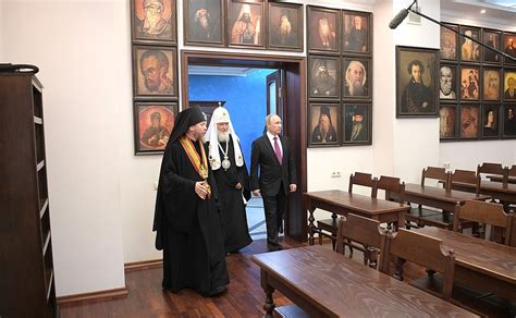 Посещение Сретенского монастыря • Президент России