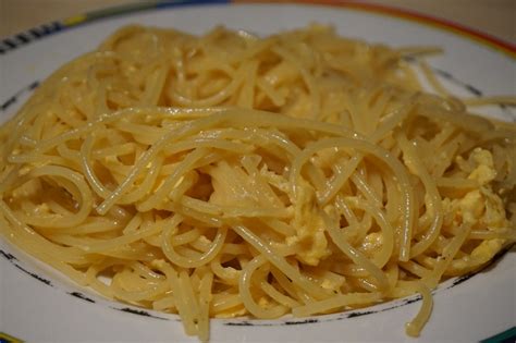 Gebratene Spaghetti mit Ei