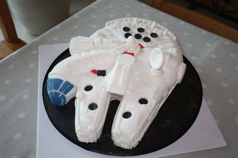 Star Wars Cake Millennium Falcon Made By Kylieskitchen