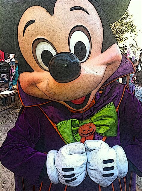 Mickey at Halloween- photo by B. Albrecht | Disney world halloween