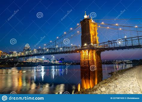 Reflections Of Downtown Cincinnati In The Ohio River Stock Image Image Of Downtown Northern
