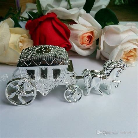 European Styles Romantic Wedding Candy Chocolate Boxes Golden Carriage