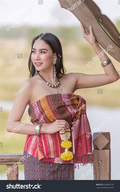 Beautiful Thai Girl Thai Traditional Costume Foto Stok 399685726