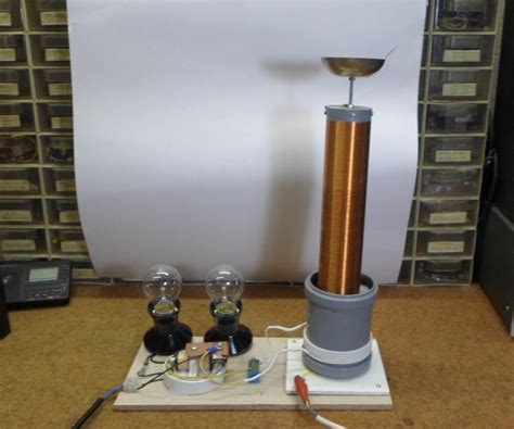Extremly Simple Tesla Coil With Only 3 Passive Components 8 Cm Spark