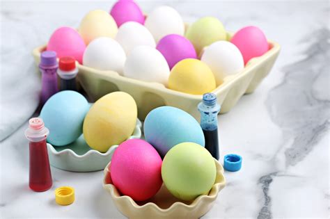How To Dye Easter Eggs The Best Way Frosting And Glue