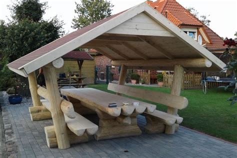 Es gibt unzählige möglichkeiten sich selbst eine massive bank zu bauen. Xl Überdachte Sitzgruppe mit Bitumenschindeldach ...