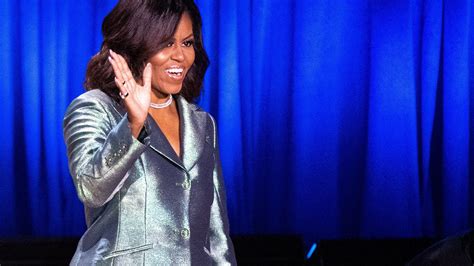 Michelle Obamas Best Selling Memoir Becoming Gets Companion Journal