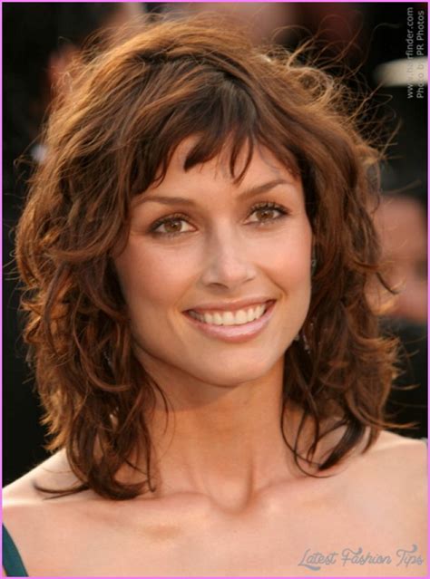 This tutorial will have you cutting hair like the pros. Easy medium length haircuts for wavy hair ...