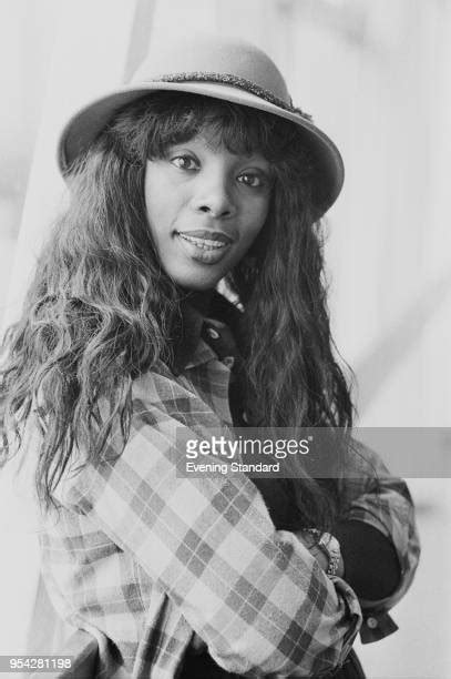 Donna Summer Singer Photos And Premium High Res Pictures Getty Images