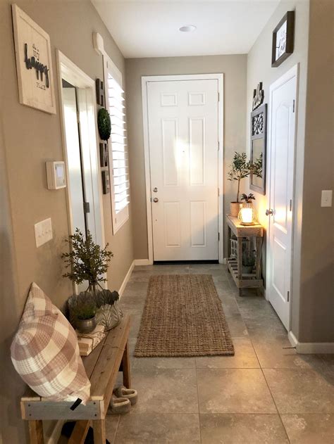 20 Decorating A Small Foyer