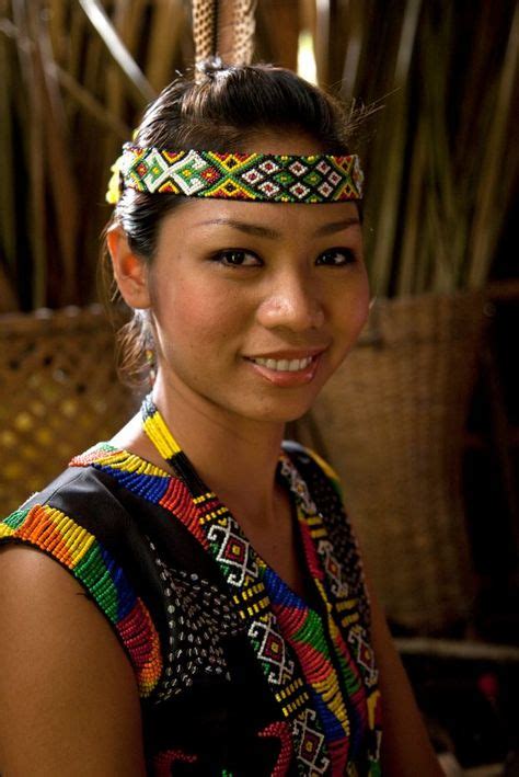 sarawak woman ideas filipino culture philippines culture indigenous tribes