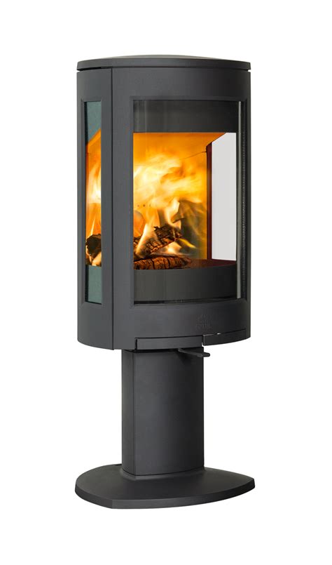 Sharing stories around the fire, renewing spirits, enjoying the company of the ones we love; JØTUL F 373 ADVANCE | Wood Burning Stoves - Modern in 2020 | Wood burning stove, Modern wood ...