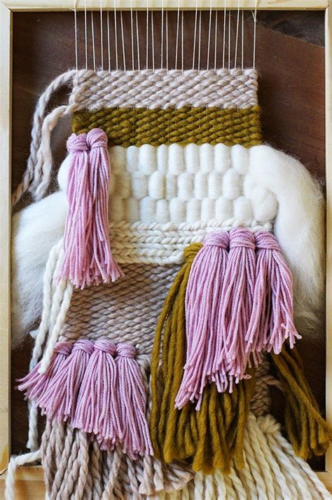 Weekend Project 10 Weaving Tutorials Ideas Diy Weaving Woven