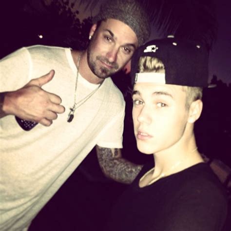 Belieber Lawyer Justin Goes To Be With His Dad Jeremy Bieber After Surgery
