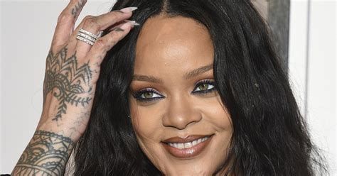 Rihanna Dave Chappelle Team Up To Raise Money For Charity The
