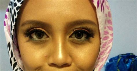 Marshmello success can be attributed to his talent and his mysterious identity. pink marshmallow : Spring Tropical Eyelook with Maybelline ...