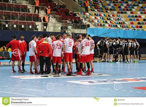 diˈnamo bukuˈreʃtʲ), commonly known as dinamo bucurești or simply dinamo, is a romanian professional football club based in bucharest. Besiktas MOGAZ HT And Dinamo Bucuresti Handball Match ...