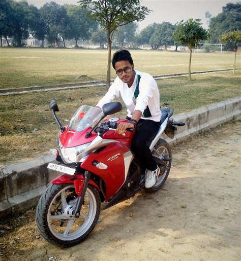 Cbr 250 is a vehicle designed for track and commuting. Buy used Honda CBR250R Lucknow
