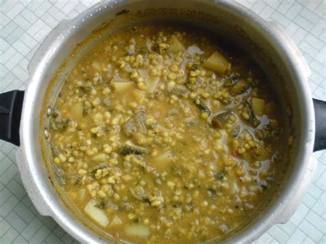 Moong Ki Hari Dal With Brinjal Curry Recipe By Deepaspgowda Ifoodtv