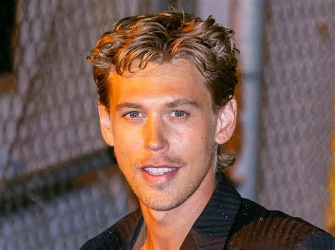 Austin Butler Says Hes Still Trying To Shake Off Elvis Accent