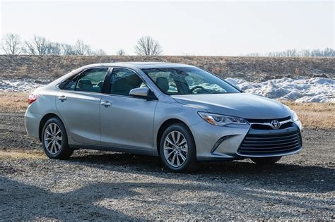 Used 2015 Toyota Camry For Sale Pricing And Features Edmunds