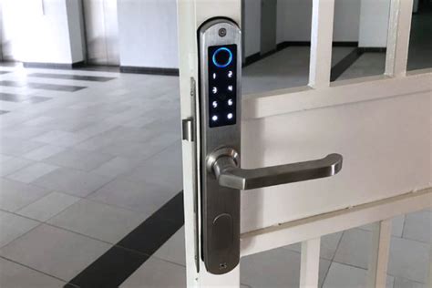 The lockly vision doorbell camera smart lock offers a variety of ways to lock and unlock your door. Smart-Grill-Door-Lock-Abrain-Malaysia-ABR-011-Gallery-03 ...