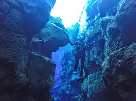 Touching Both Tectonic Plates Picture Of Dive Iceland Diving And Snorkeling In Iceland Day