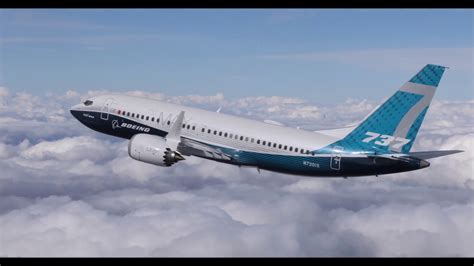 While it offers nearly 400 miles more range, the max 7 is considerably smaller than the workhorse max 8. Boeing 737 MAX 7 • Piloot & Vliegtuig
