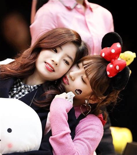 Twice Dahyun And Momo Kpop Dahyun Momo Twice Dahyun Girl Group