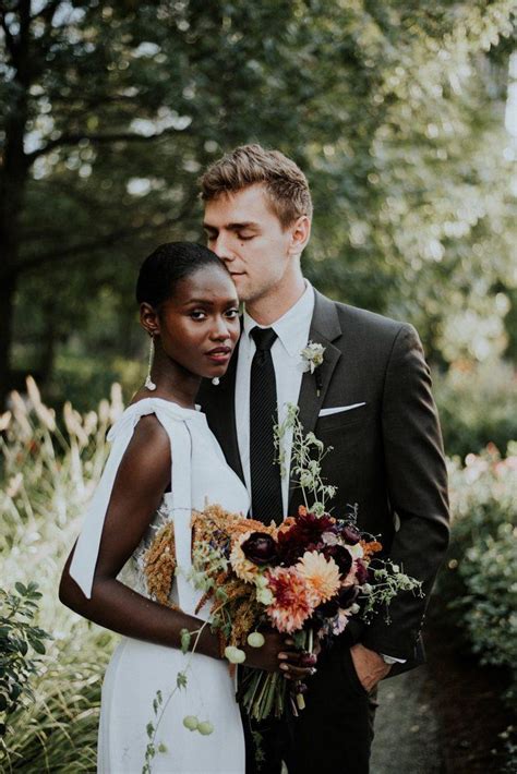 Portraiture photography, first and foremost, is about your artistic expression and technique, which takes a lot of practice to perfect. Stunning Chicago Wedding Portrait Inspiration at Lake Shore East Park | Junebug Weddings