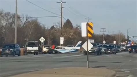 Us Small Plane Crashes Onto Busy Highway In Minneapolis Minnesota