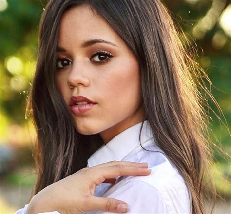 Collection 103 Pictures Jenna Ortega On Jane The Virgin Sharp