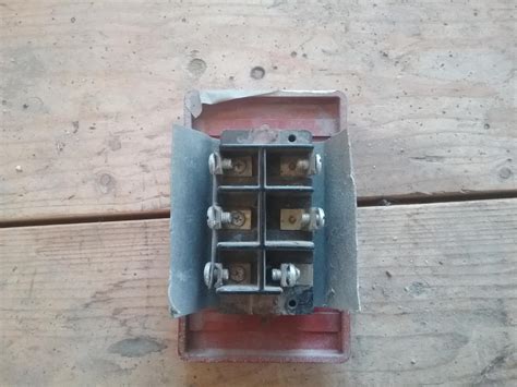 Several months ago my down limit switch broke, i replaced it with a new metal one. Automatic Doorman & Christmas Tree Decorating Tips