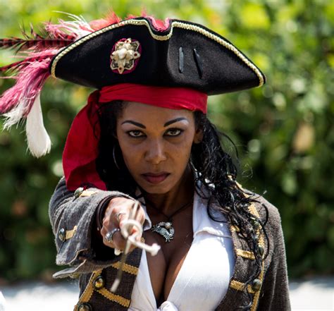 Lady Pirate Costume Ideas Female Pirate Costume Pirate Woman Pirate