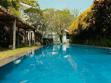 Rumah Mewah Asri Etnik Jawa Modern Dengan Kolam Renang Di Jalan Gito