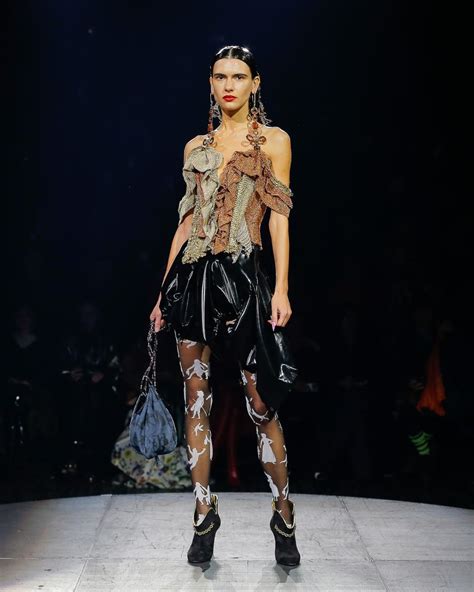 A Fusion Of The Old And The New Vivienne Westwood Ss23 At Pfw Vrai