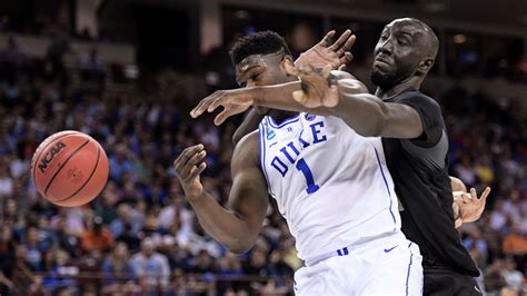 zion williamson duke hold off ucf 77 76 to reach sweet 16