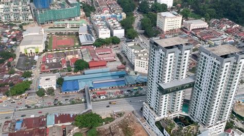 Malaysia, kuala lumpur, 14, jalan 2/137c, kuala lumpur, my, 58200. Verve Suites, Jalan Klang Lama flyby - YouTube