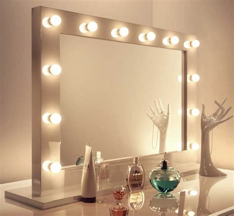 Wir haben hier unseren fast neuen spiegelschrank aus der serie hemnes von ikea an. Visagiespiegels - Gratis levering - Designspiegels ...