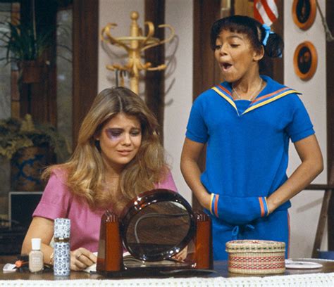 Facts Of Life Stars Lisa Whelchel And Kim Fields Reunite For Tv Movie